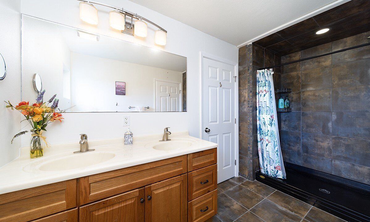 Photo of Bathroom in Pepeekeo