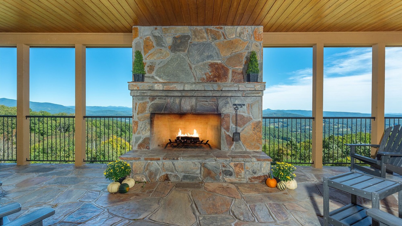 Photo of Patio Balcony in Spruce Pine