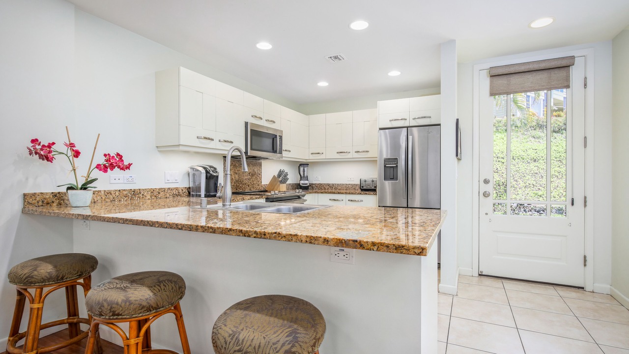 Photo of Kitchen in Kahaluu-Keauhou