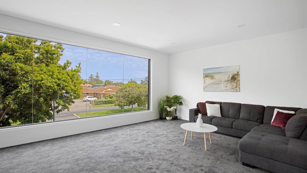 Photo of Livingroom in Broadbeach Waters
