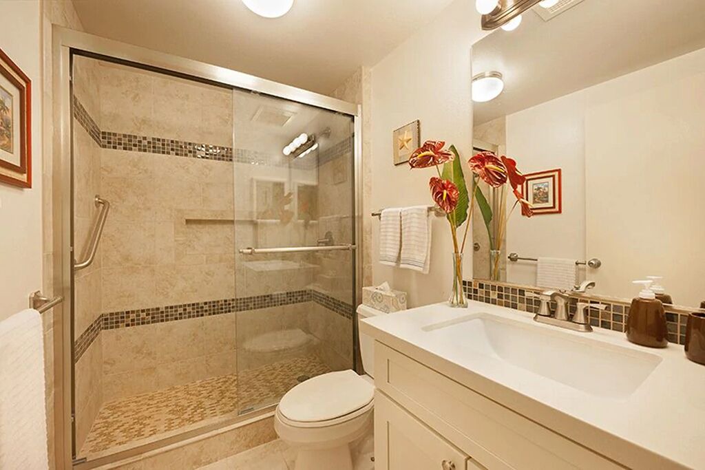 Photo of Bathroom in Wailua