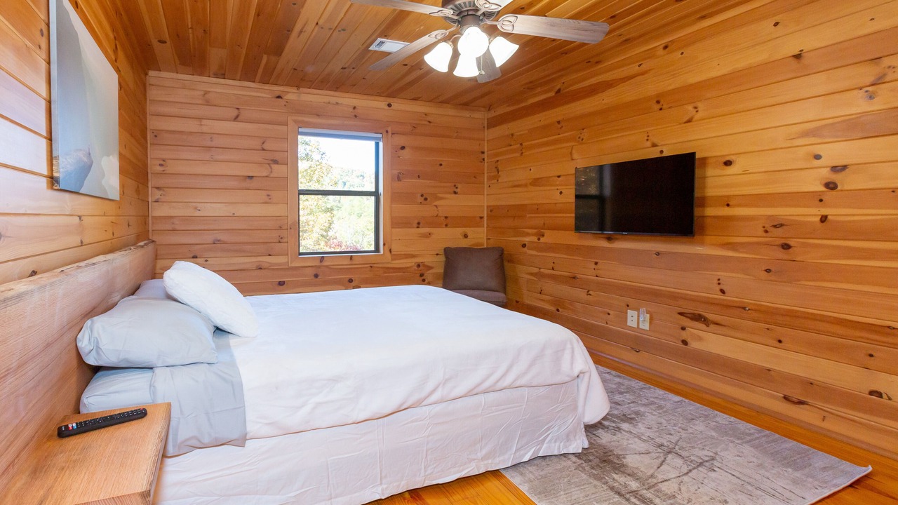 Photo of Bedroom in Blairsville