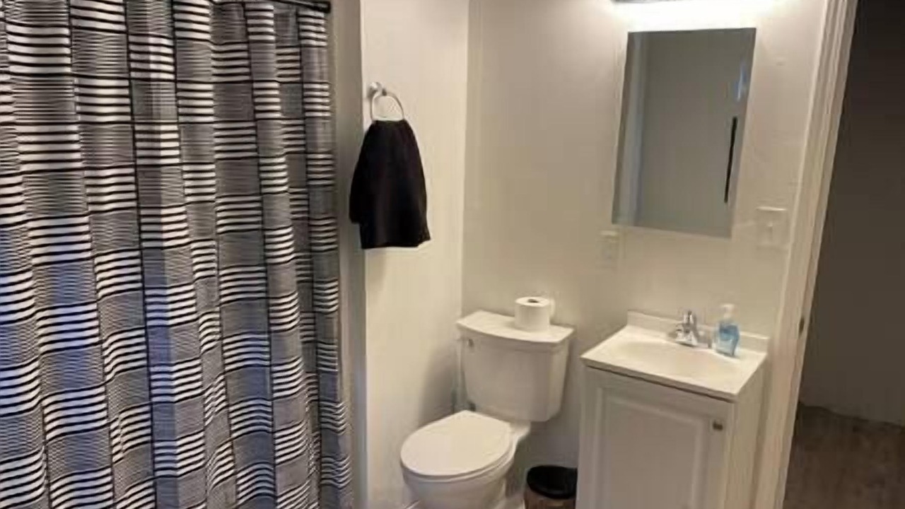Photo of Bathroom in Nanawale Estates