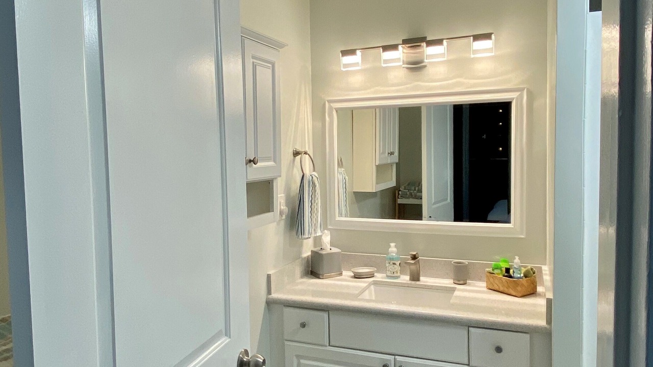 Photo of Bathroom in Punaluu