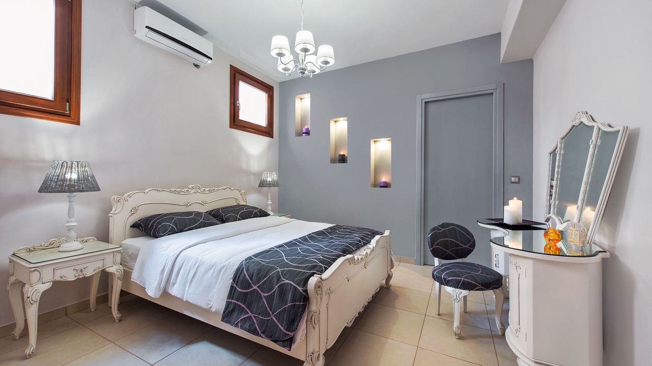 Photo of Others in Fira