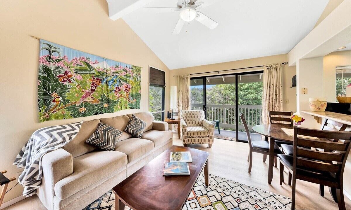 Photo of Livingroom in Princeville