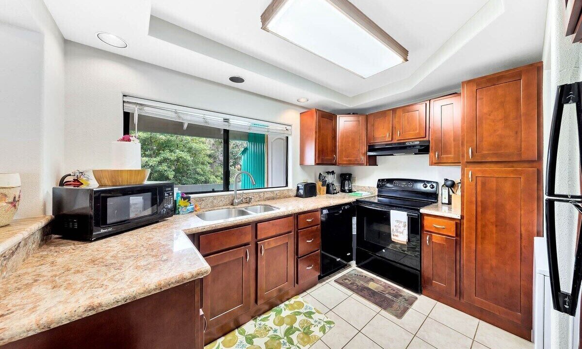 Photo of Kitchen in Princeville