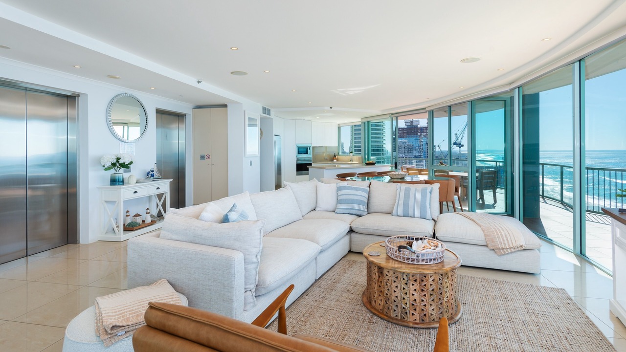 Photo of Livingroom in Main Beach