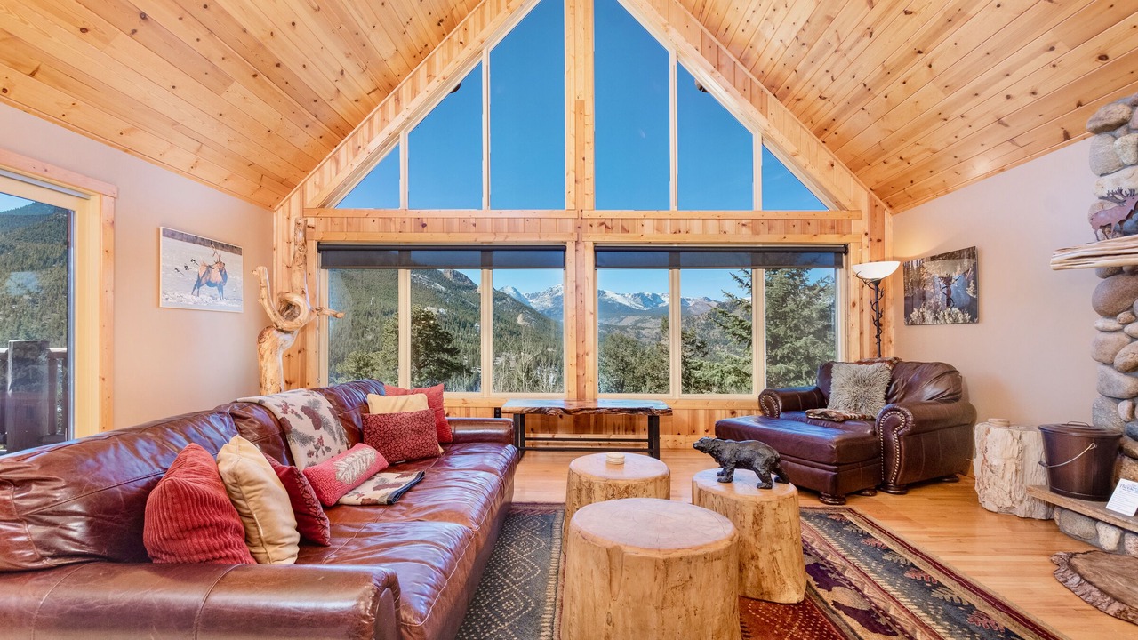 Photo of Livingroom in Windcliff Estates