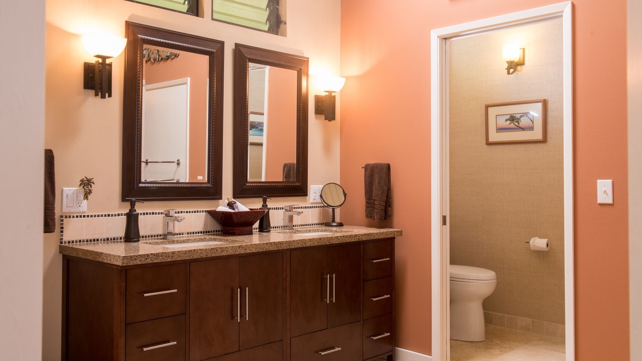 Photo of Bathroom in Laupahoehoe