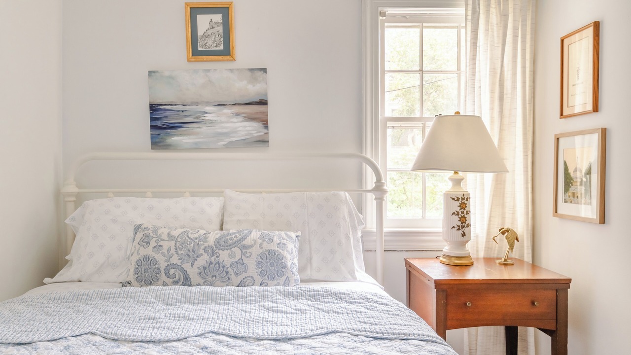 Photo of Bedroom in Leesburg's Old and Historic District