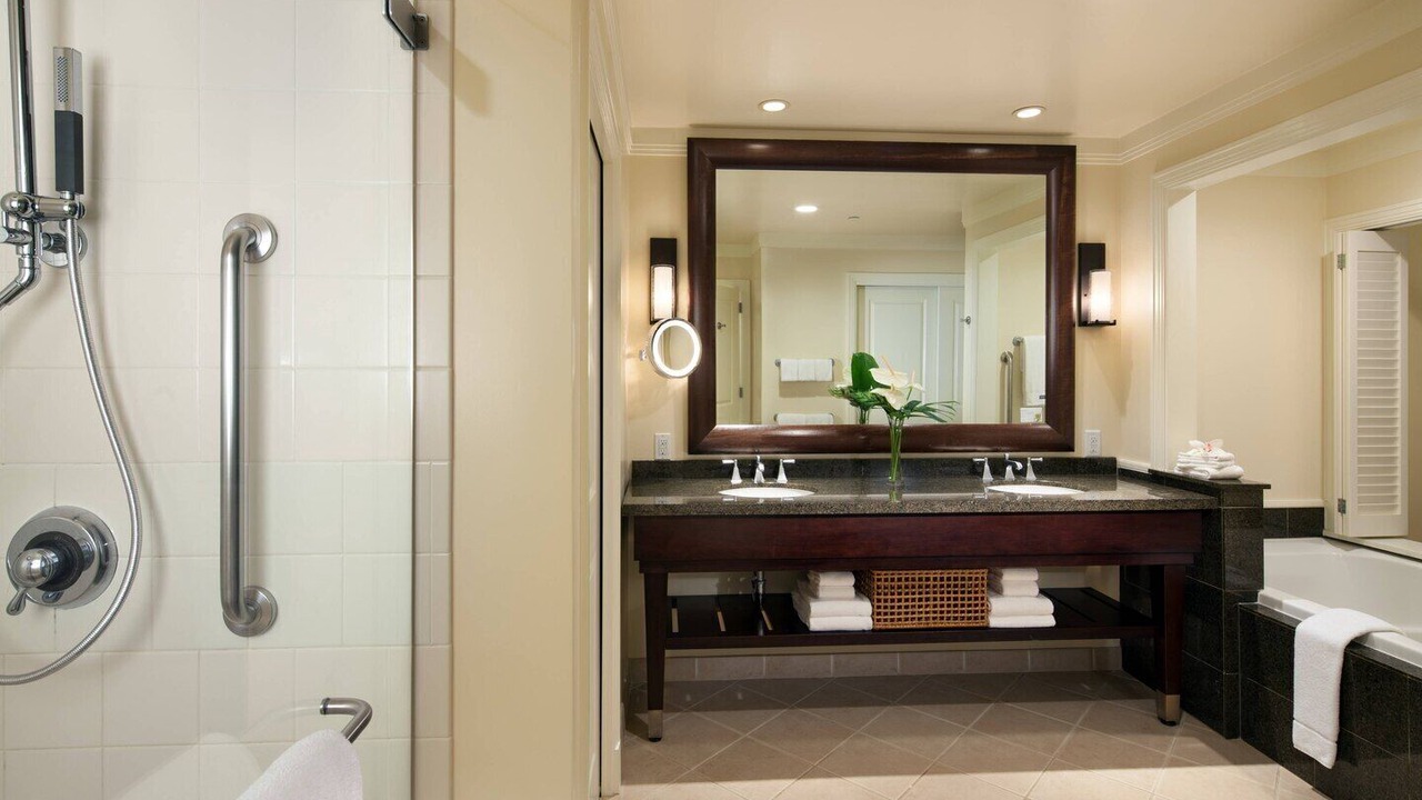 Photo of Bathroom in Lahaina