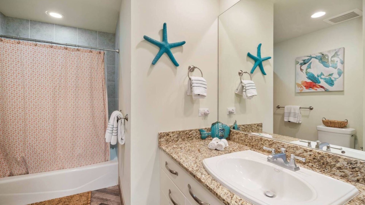 Photo of Bathroom in Kahaluu-Keauhou