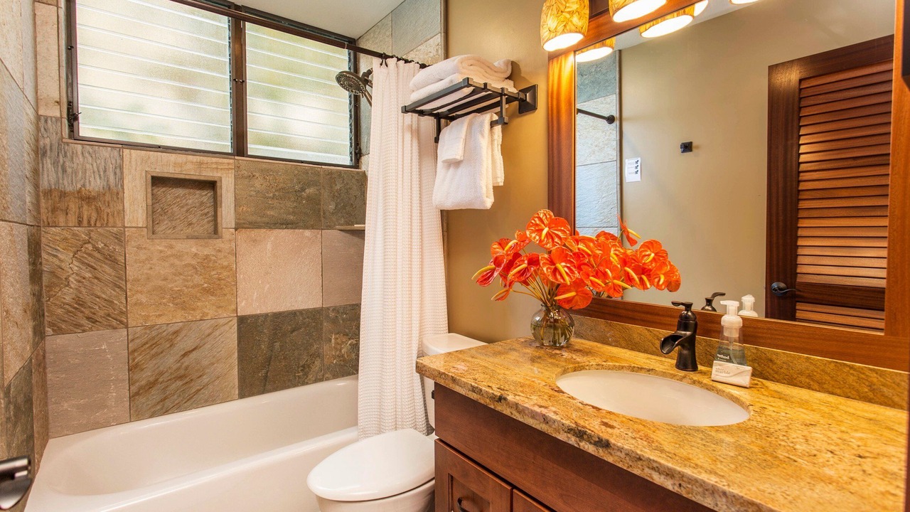 Photo of Bathroom in Kahaluu-Keauhou