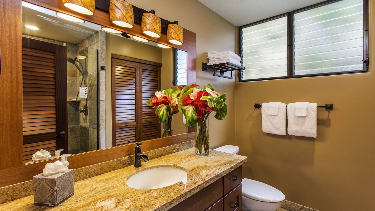 Photo of Bathroom in Kahaluu-Keauhou