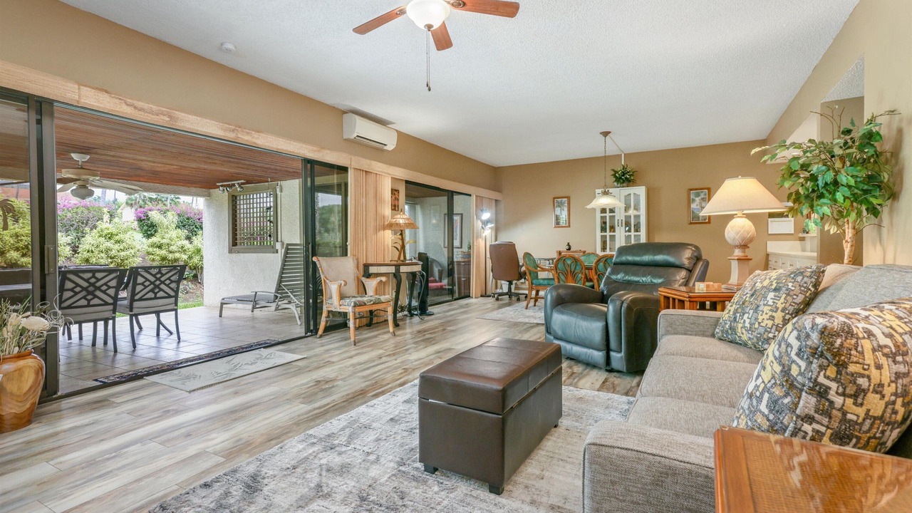 Photo of Livingroom in Kahaluu-Keauhou