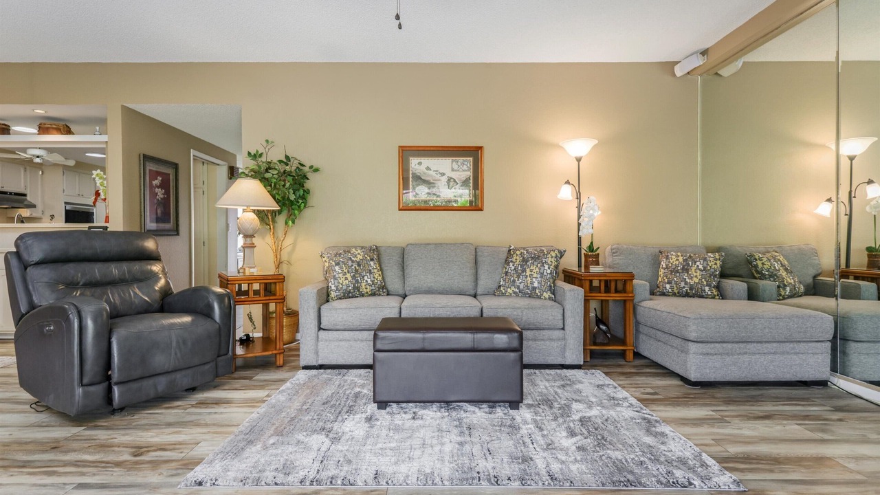 Photo of Livingroom in Kahaluu-Keauhou