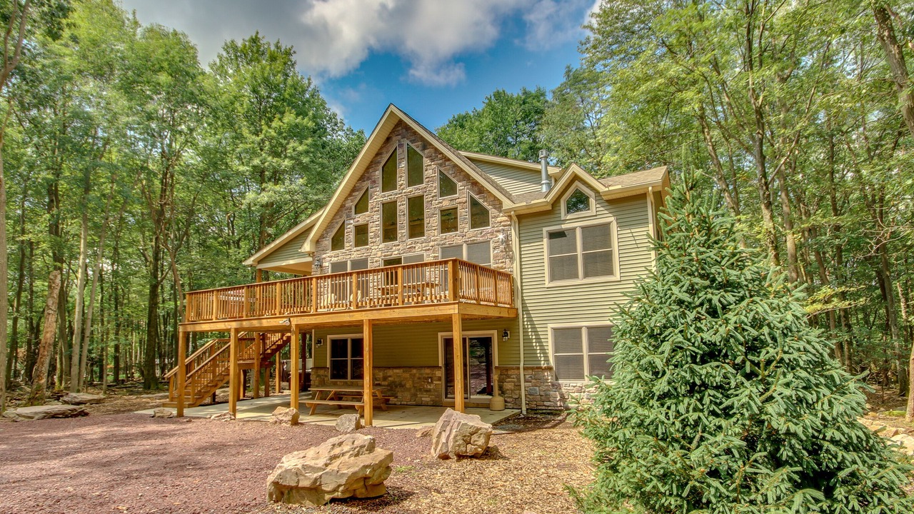 Photo of Outdoor in Lake Harmony Estates