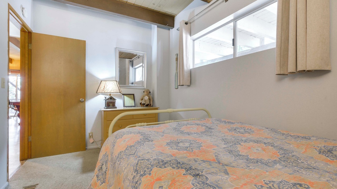 Photo of Bedroom in Lake Arrowhead
