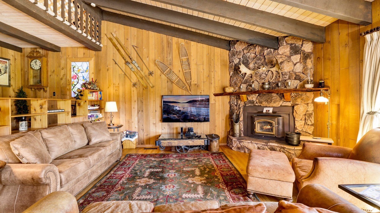Photo of Livingroom in Moonridge
