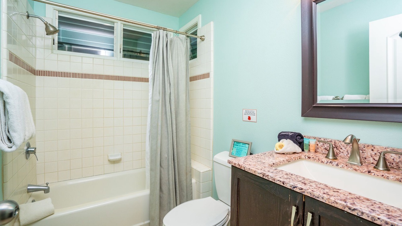 Photo of Bathroom in Wainiha