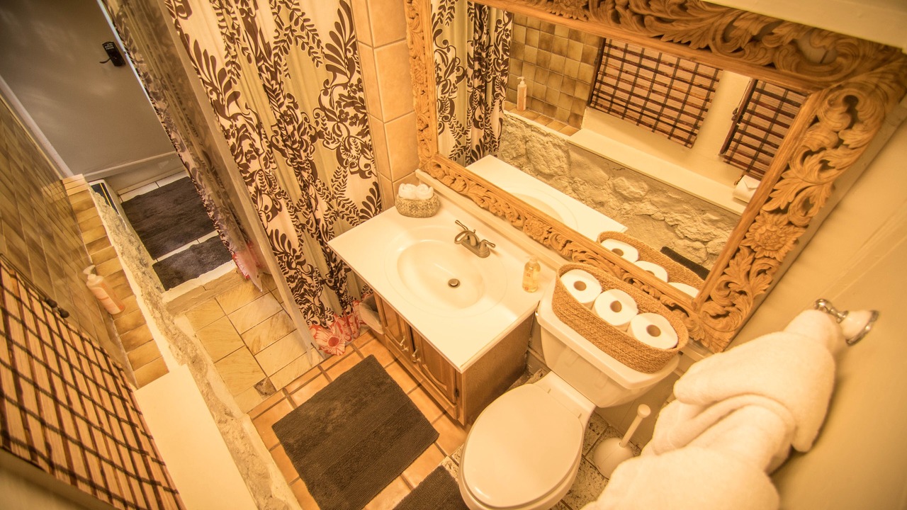Photo of Bathroom in Waialee