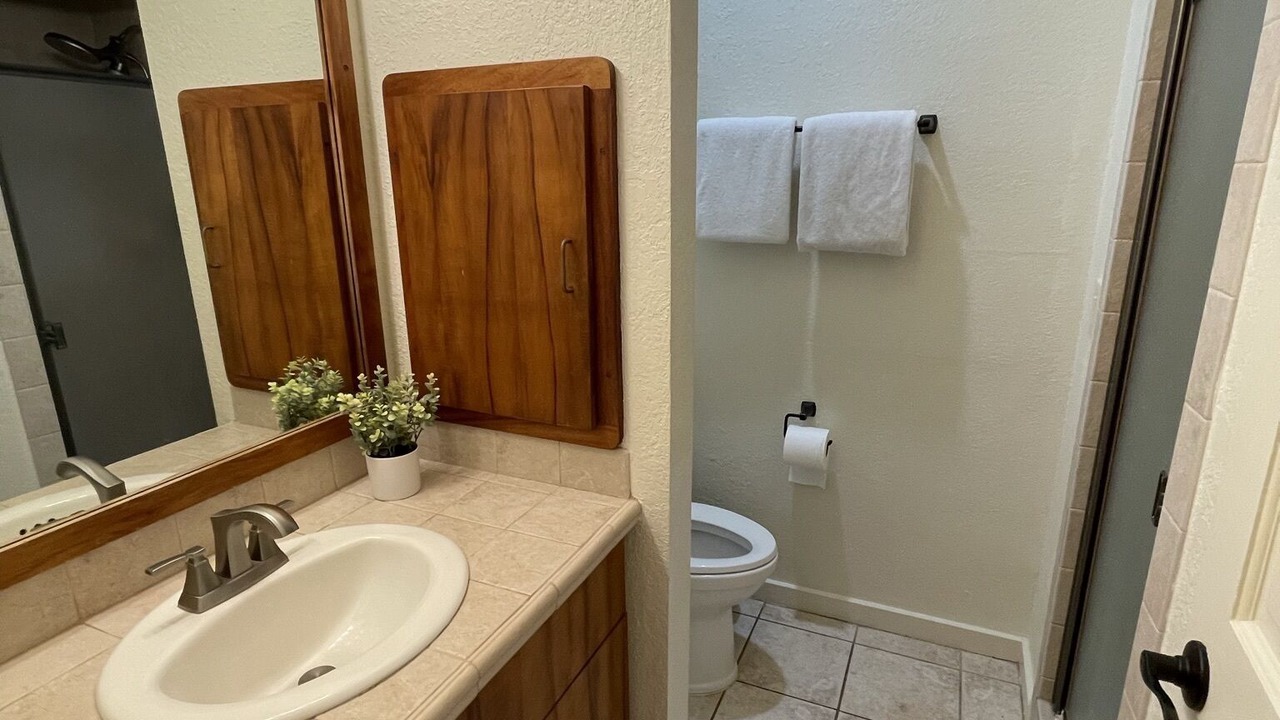 Photo of Bathroom in Kahaluu Bay