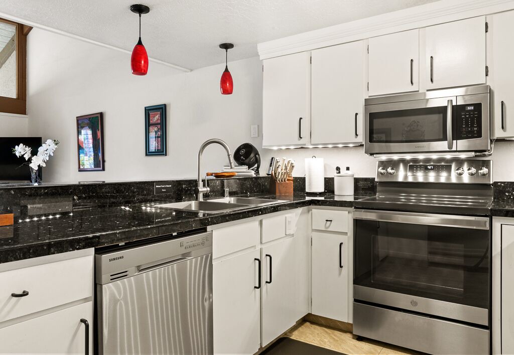 Photo of Kitchen in Waikoloa Village