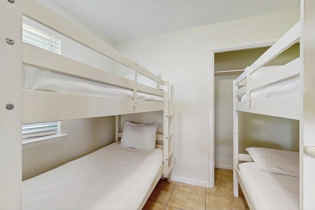 Photo of Bedroom in Terramar Beach