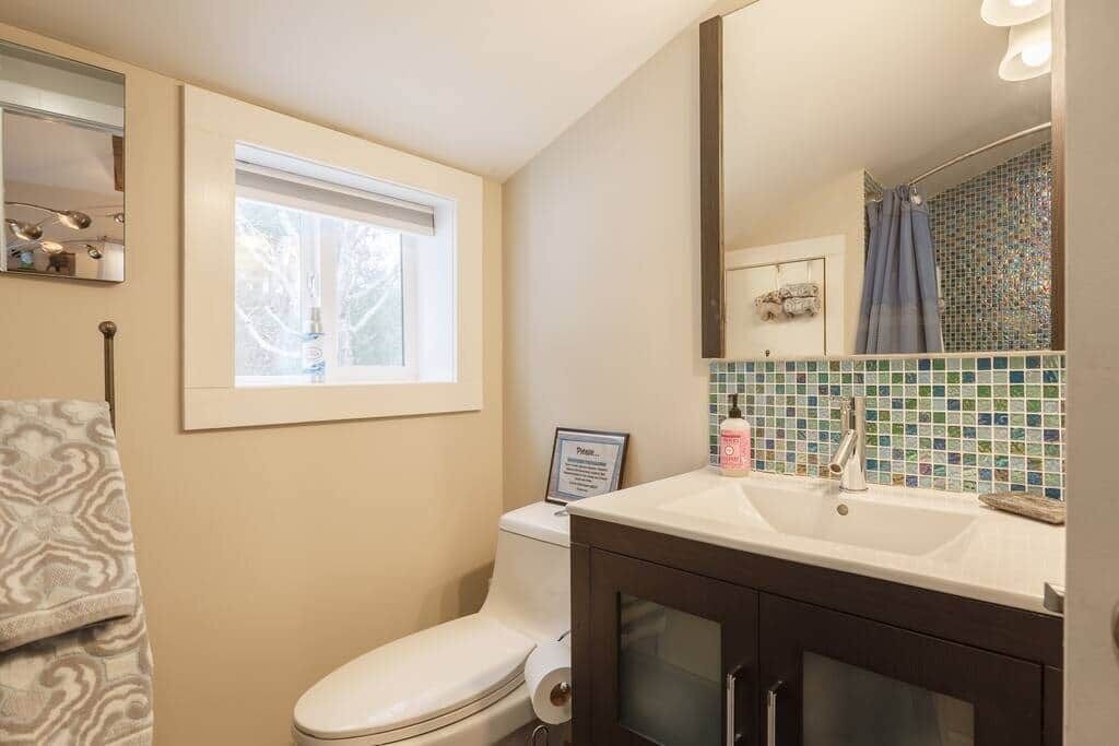 Photo of Bathroom in Lake Hill