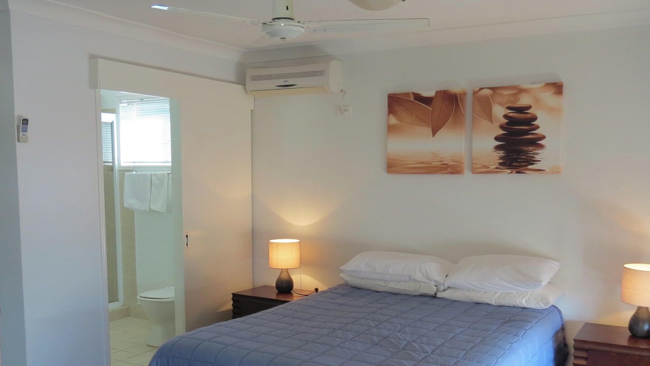 Photo of Bedroom in Mermaid Waters