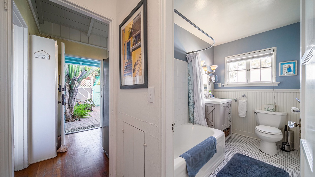 Photo of Bathroom in Laguna Beach