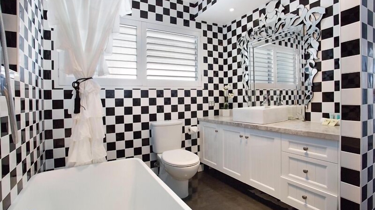 Photo of Bathroom in Broadbeach Waters