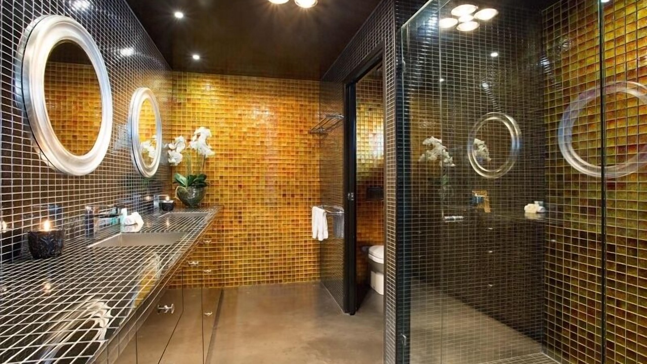 Photo of Bathroom in Broadbeach Waters