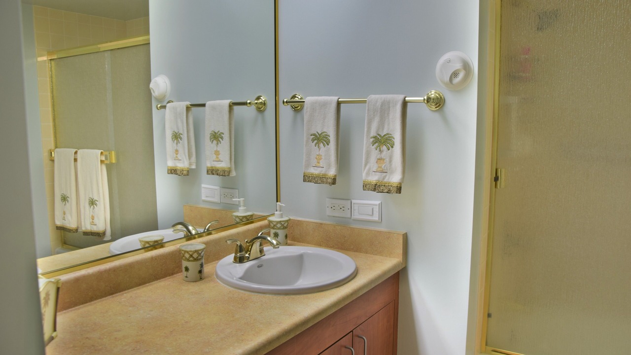 Photo of Bathroom in Makaha