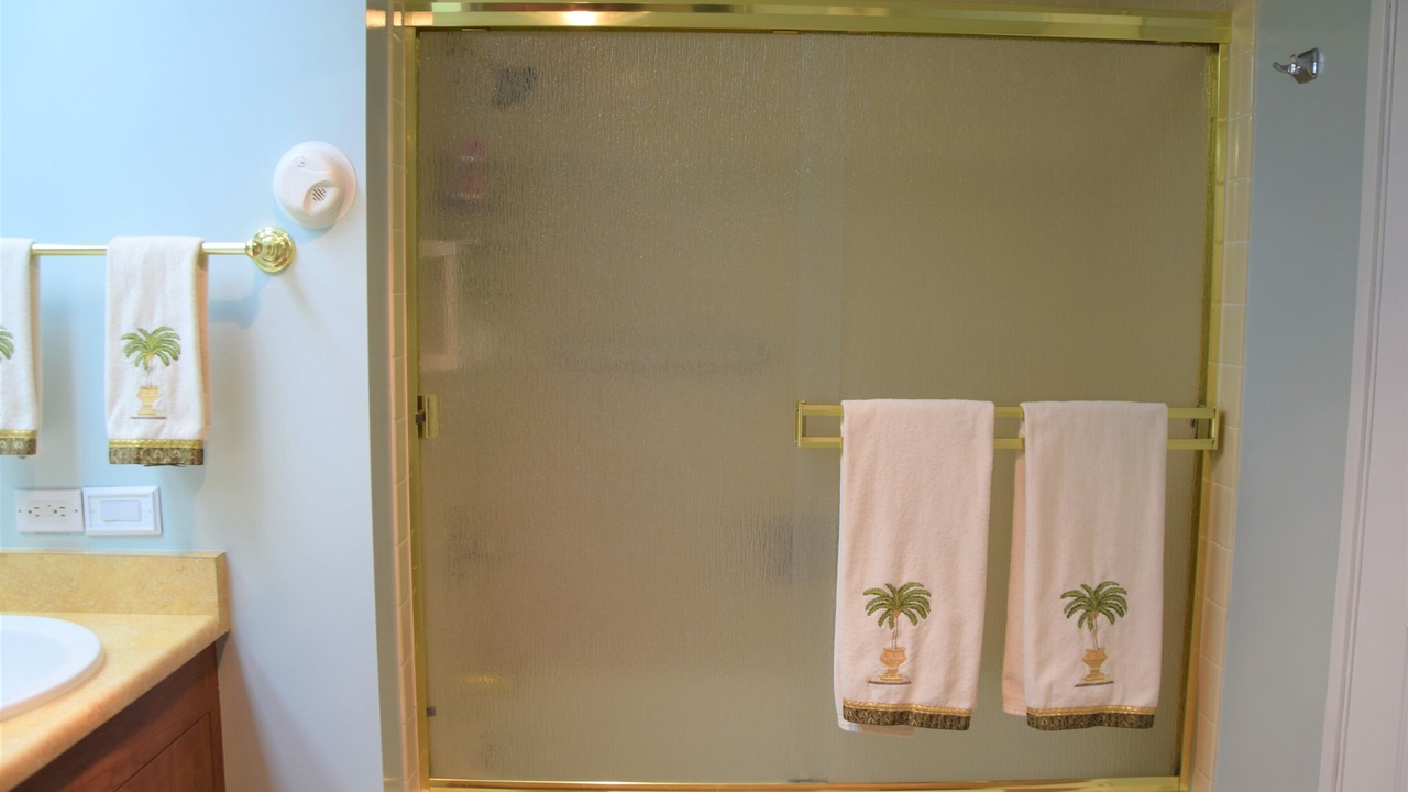Photo of Bathroom in Makaha
