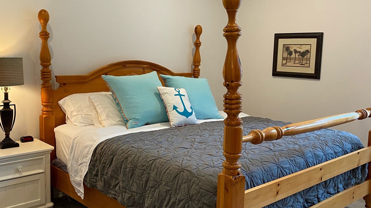 Photo of Bedroom in Tillicum