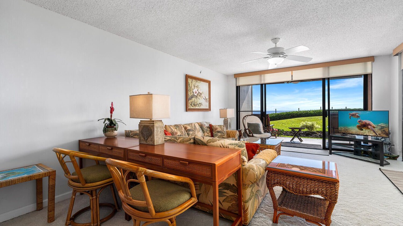 Photo of Livingroom in Kahaluu-Keauhou