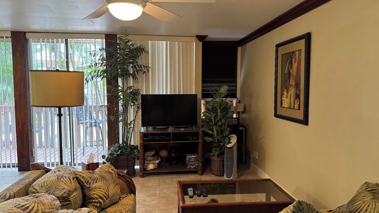 Photo of Livingroom in Makaha Valley
