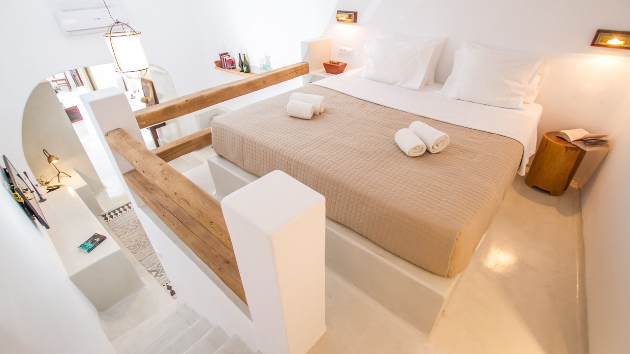 Photo of Bedroom in Oia