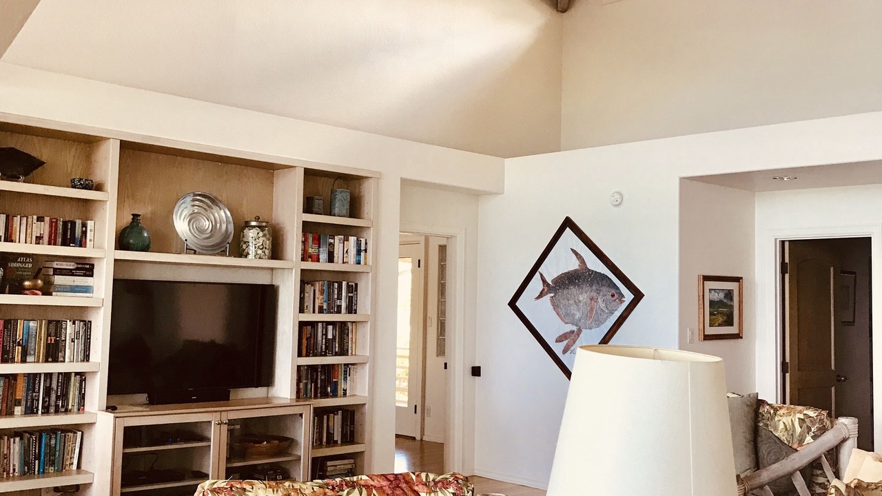 Photo of Livingroom in Waialua