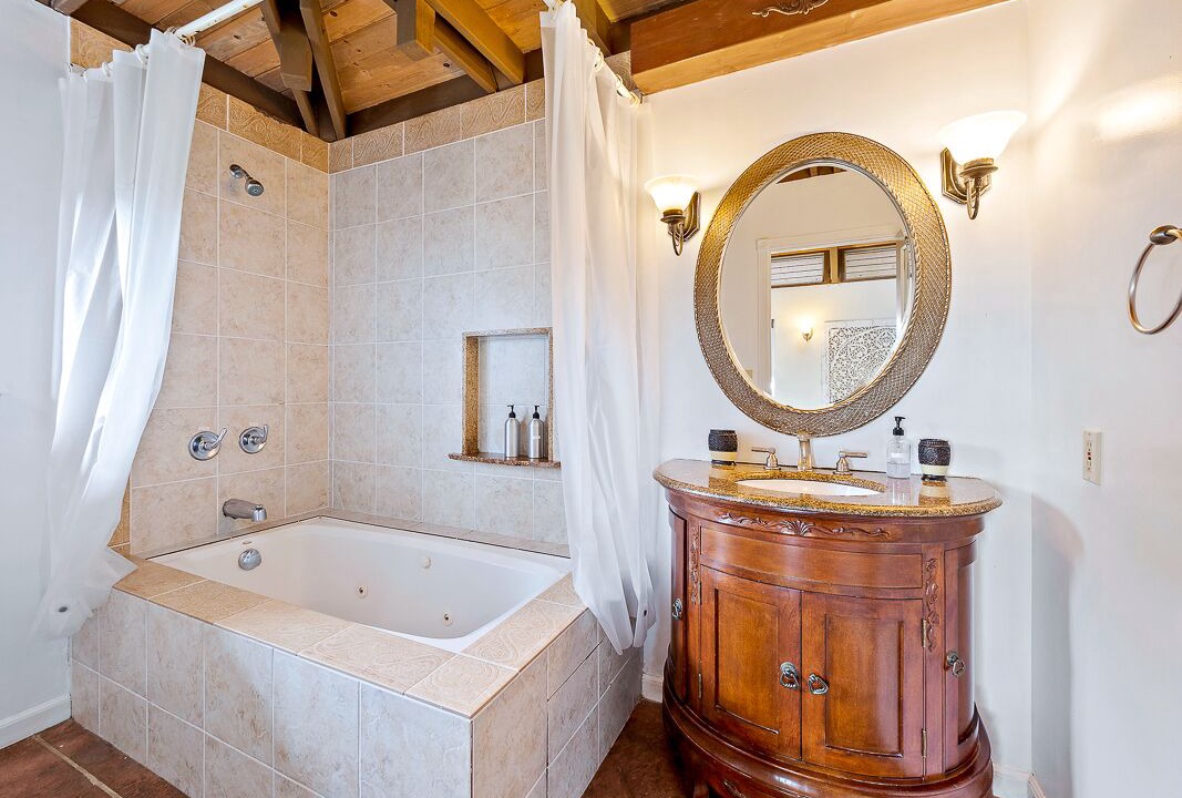 Photo of Bathroom in Holualoa