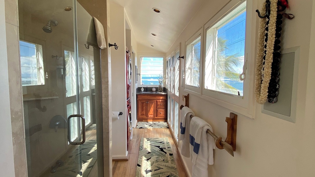 Photo of Bathroom in Mokuleia