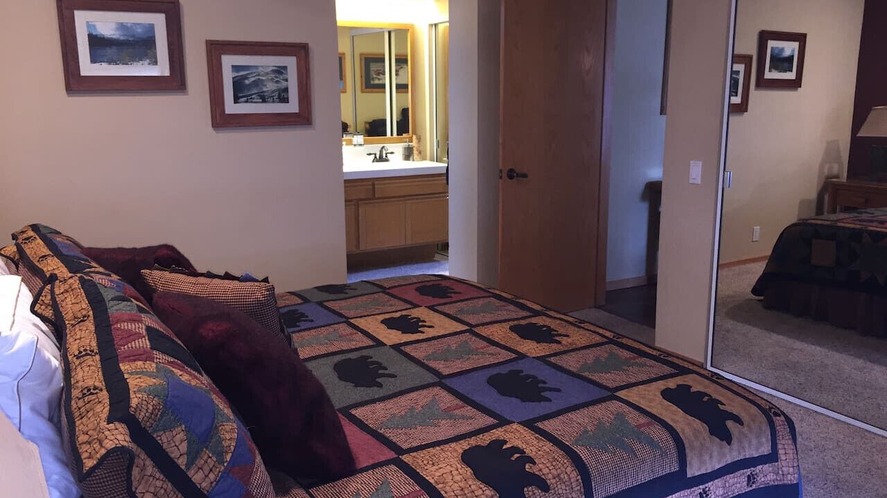 Photo of Bedroom in Mammoth Lakes