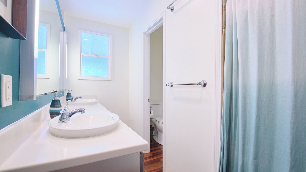 Photo of Bathroom in Manoa