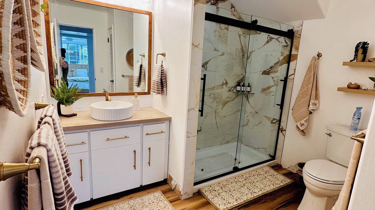 Photo of Bathroom in Kahaluu-Keauhou