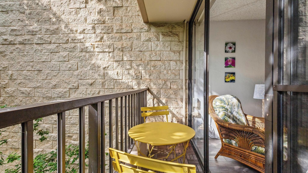 Photo of Patio Balcony in Historic Kailua Village
