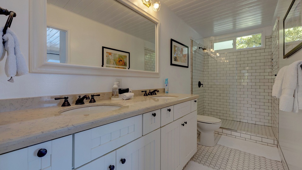 Photo of Bathroom in Kehena Beach Estates