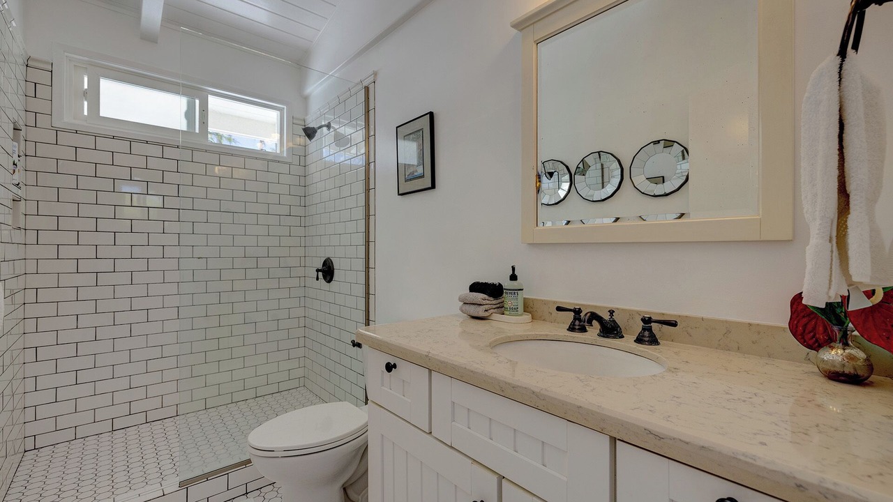 Photo of Bathroom in Kehena Beach Estates