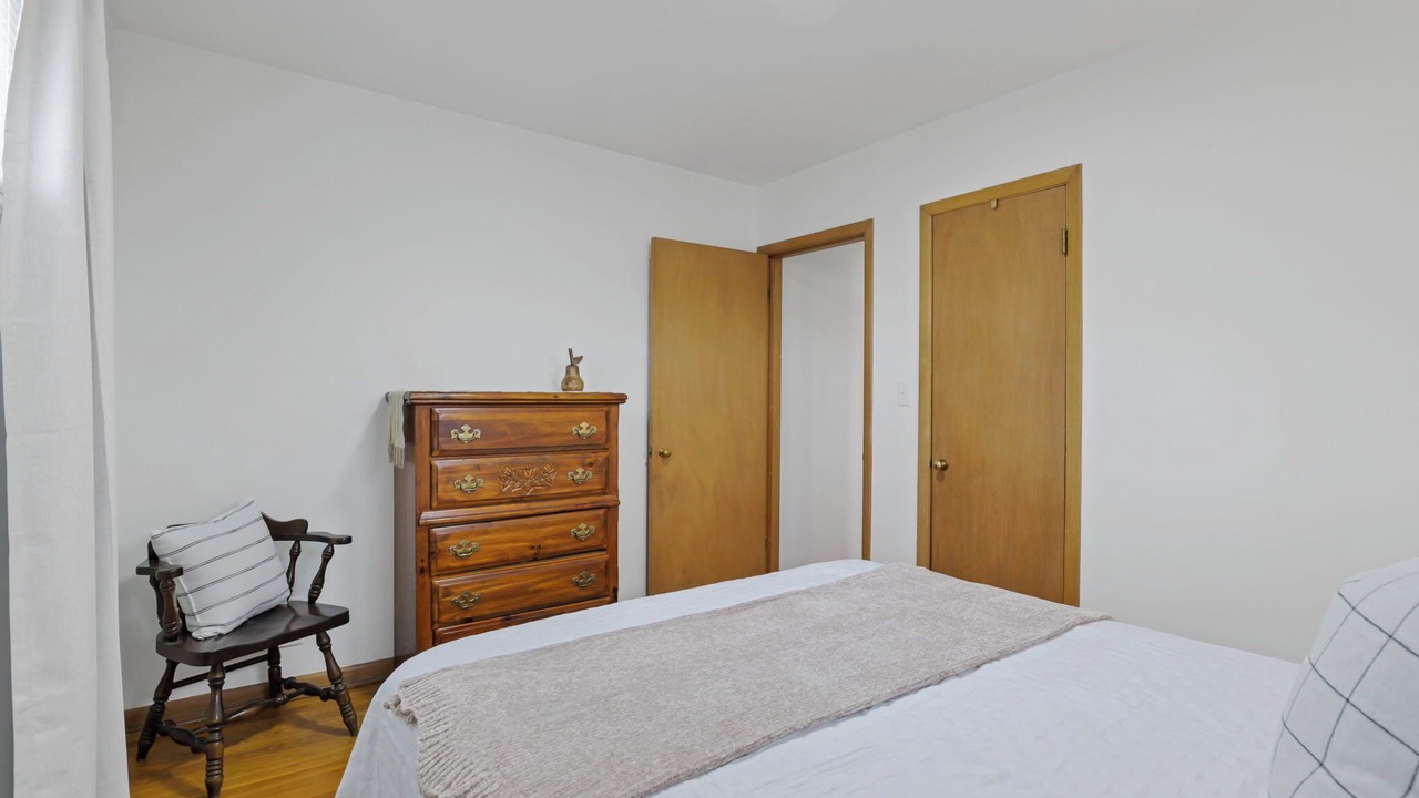 Photo of Bedroom in Sharon Heights